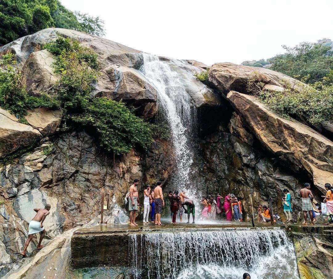 Jalagamparai Waterfalls